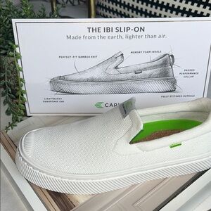 NEW IN BOX Cariuma IBI White and Green Slip-On Shoes